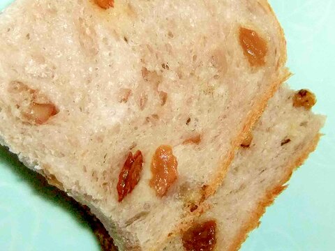 クルミとレーズンの食パン